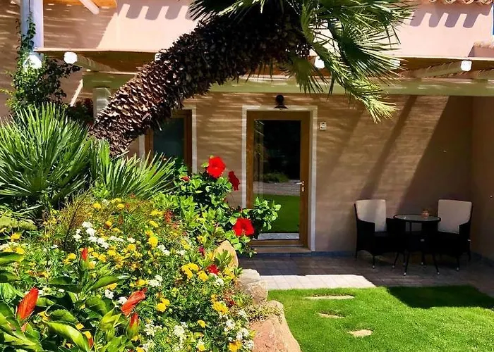 Acquamaris Tuerredda לינה וארוחת בוקר